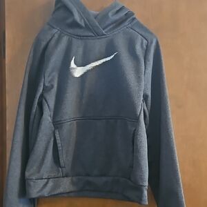 Nike Therma Fit Gray Hooded Sweatshirt with Relaxed Fit